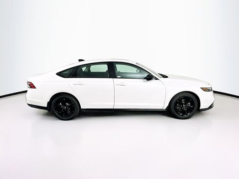 Used 2025 Honda Accord SE image 10