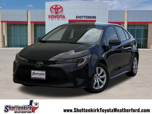 Used 2021 Toyota Corolla LE FWD image 1