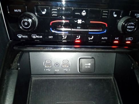 Used 2024 Jeep Grand Cherokee Altitude image 20