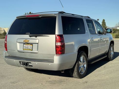 Used 2013 Chevrolet Suburban LTZ image 8