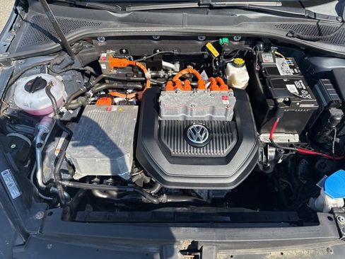 Used 2016 Volkswagen e-Golf SE w/ DC Fast Charging Package image 23