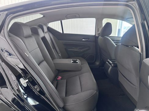 Used 2019 Nissan Altima 2.5 S FWD image 11