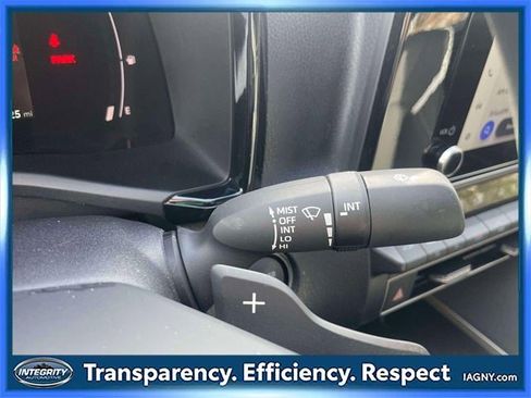 Used 2025 Toyota Camry SE image 25