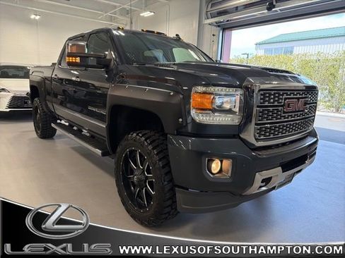 Used 2018 GMC Sierra 2500 Denali w/ Duramax Plus Package AWD/4WD image 1