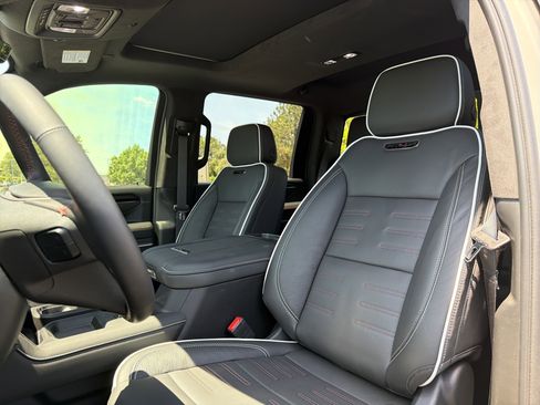 Used 2026 GMC Sierra 2500 AT4X w/ LPO, Black Badging Package AWD/4WD image 7
