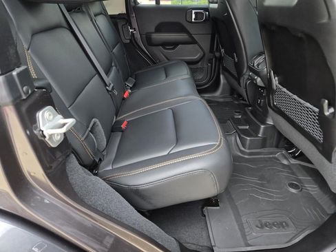 Used 2025 Jeep Wrangler Sahara AWD/4WD image 26