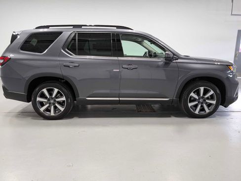 Certified 2025 Honda Pilot Touring image 7