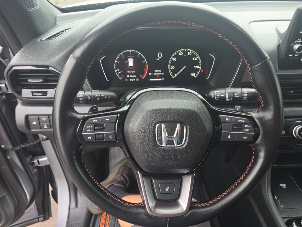 Used 2025 Honda Pilot TrailSport image 18