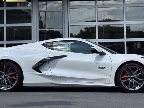 Used 2023 Chevrolet Corvette Stingray Premium Cpe RWD image 2