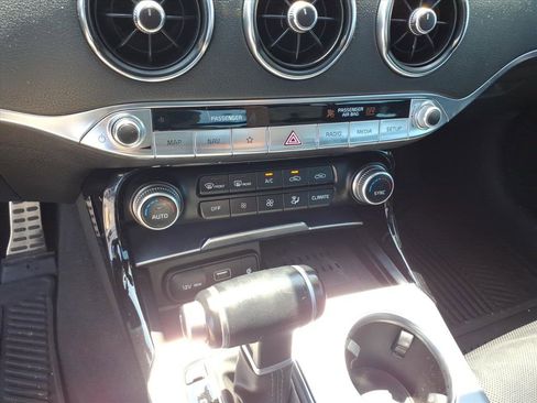 Used 2022 Kia Stinger GT1 RWD image 23