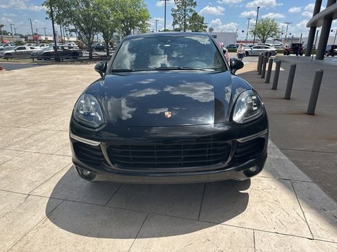 Used 2016 Porsche Cayenne AWD/4WD image 2