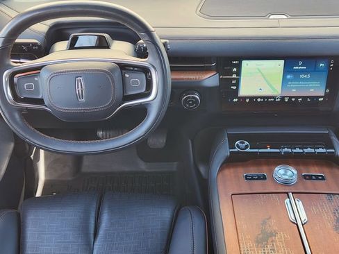 Used 2025 Lincoln Navigator Black Label image 26