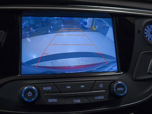 Used 2017 Buick Envision Essence image 19