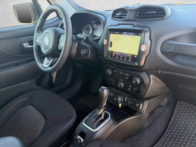 Used 2023 Jeep Renegade Latitude AWD/4WD image 24