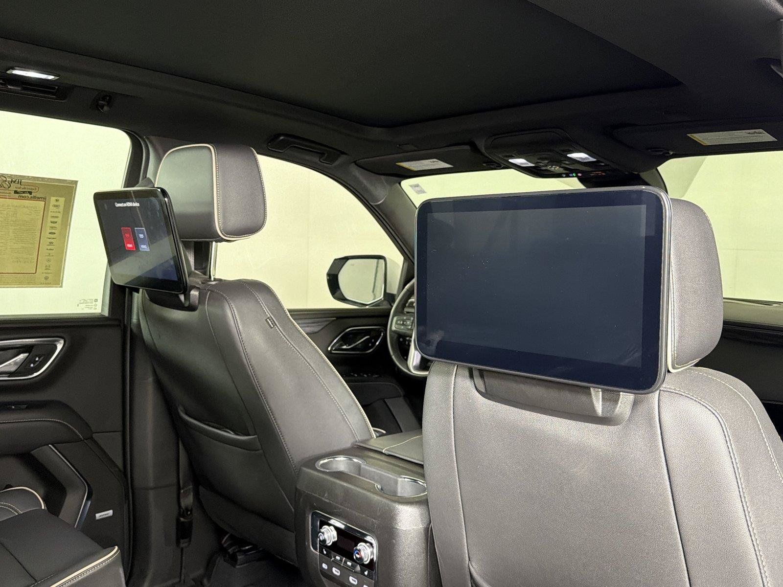 Used 2023 GMC Yukon XL SLT w/ SLT Premium Package AWD/4WD image 13