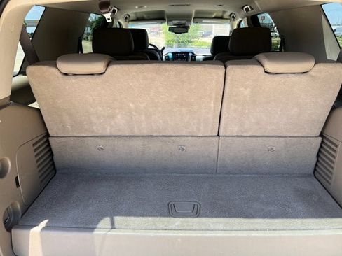 Used 2019 Chevrolet Tahoe LT w/ Luxury Package RWD image 5
