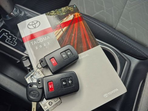 Used 2021 Toyota Tacoma TRD Off-Road image 34