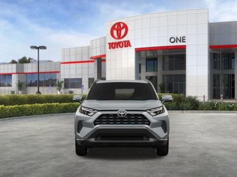 New 2025 Toyota RAV4 XLE image 18