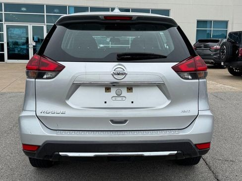 Used 2018 Nissan Rogue S AWD/4WD image 4