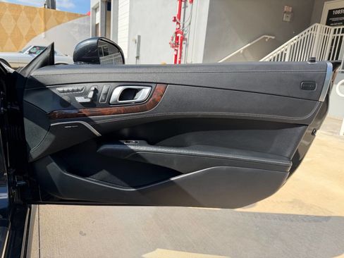 Used 2013 Mercedes-Benz SL 550 image 19