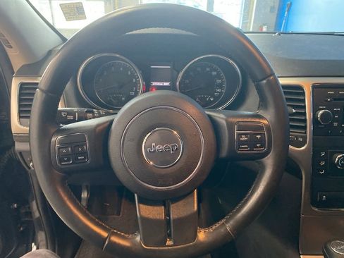 Used 2013 Jeep Grand Cherokee Laredo w/ Laredo E Group image 5