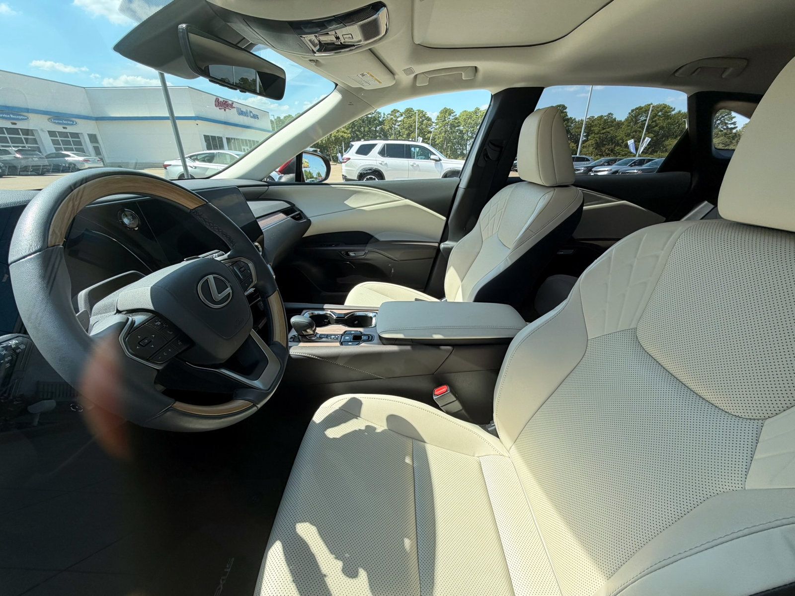 Used 2024 Lexus RX 350 Premium w/ Convenience Package FWD image 5
