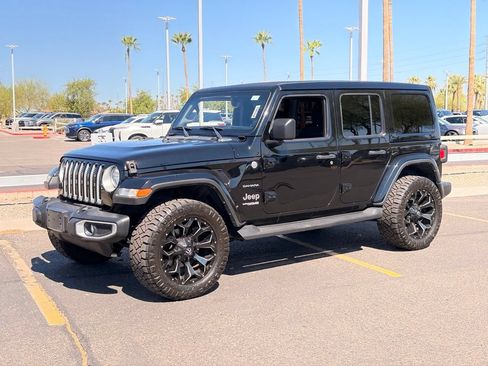 Used 2022 Jeep Wrangler Unlimited Sahara AWD/4WD image 2