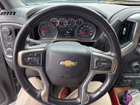 Used 2021 Chevrolet Silverado 1500 LT AWD/4WD image 29