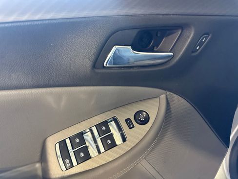 Used 2017 Chevrolet Impala LS FWD image 17