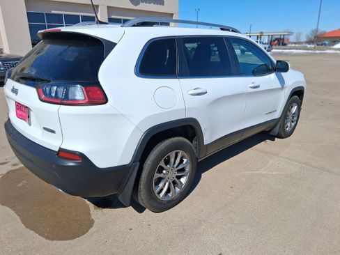 Used 2021 Jeep Cherokee Latitude Lux AWD/4WD image 10
