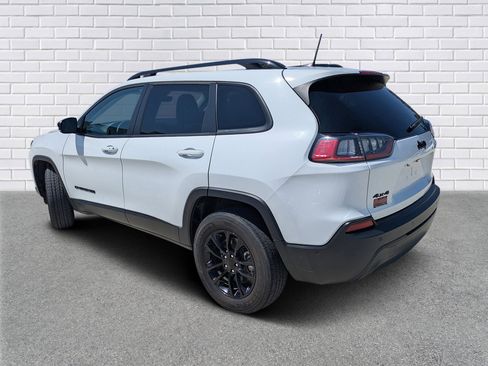 Used 2023 Jeep Cherokee Altitude Lux image 3