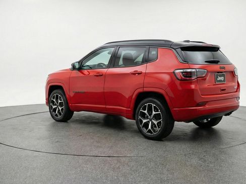 Used 2025 Jeep Compass Limited AWD/4WD image 6