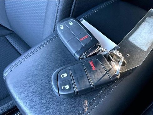 Certified 2025 Jeep Compass Sport image 10