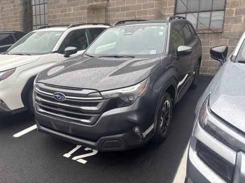Used 2025 Subaru Forester Premium w/ Convenience Package #1 AWD/4WD image 1