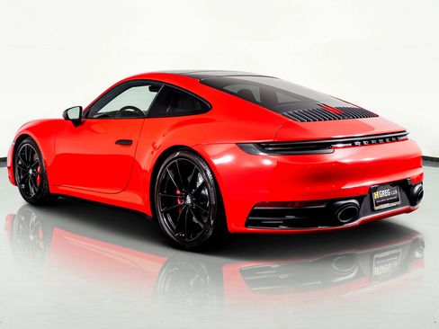 Used 2020 Porsche 911 Carrera 4S w/ Sport Package image 15