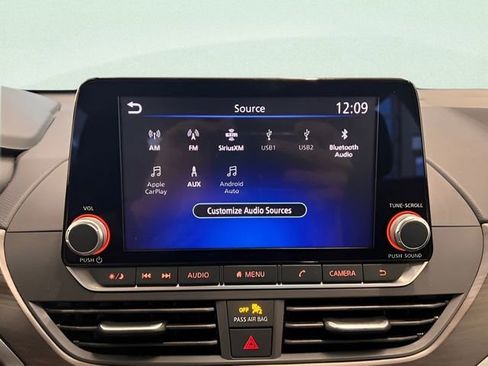 Used 2025 Nissan Altima 2.5 SV FWD image 20