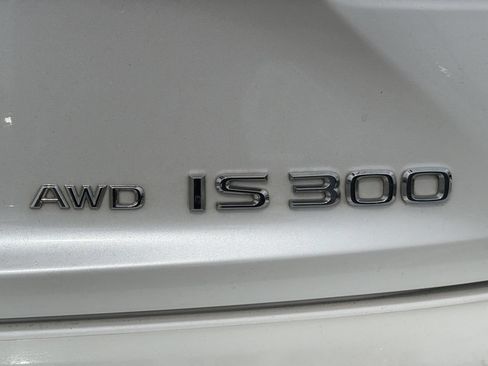 Used 2016 Lexus IS 300 AWD w/ Navigation System Package image 9