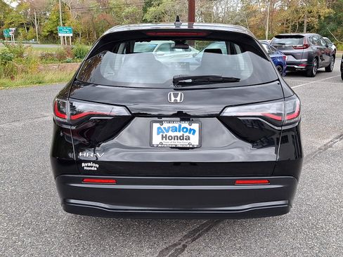 Certified 2023 Honda HR-V LX image 9