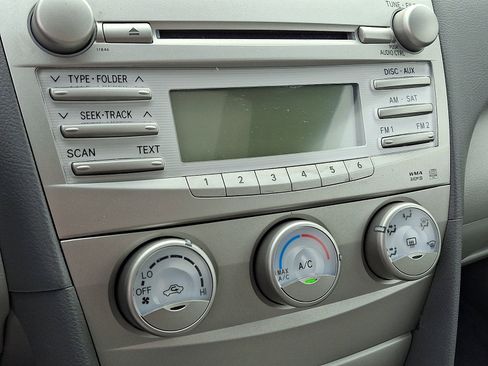 Used 2011 Toyota Camry LE w/ LE Extra-Value Pkg image 16