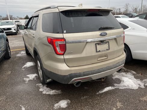 Used 2017 Ford Explorer XLT w/ Equipment Group 202A image 10