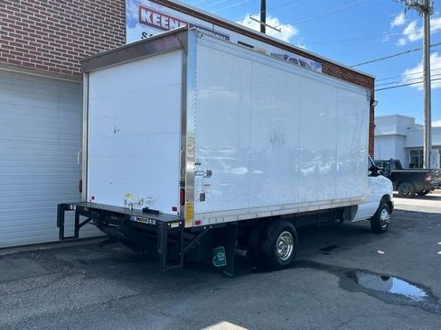 Used 2024 Ford E-450 and Econoline 450 Super Duty w/ Power Windows & Locks Group RWD image 3