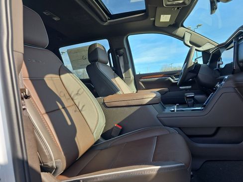 New 2026 GMC Sierra 1500 Denali w/ Denali Reserve Package image 16
