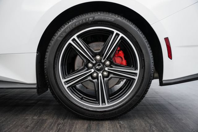 Used 2025 Ford Mustang Coupe RWD image 41