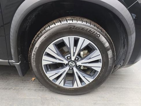 Used 2021 Nissan Rogue SV image 12