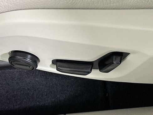 Used 2023 Volvo XC60 B5 Plus w/ Protection Package Premier image 13