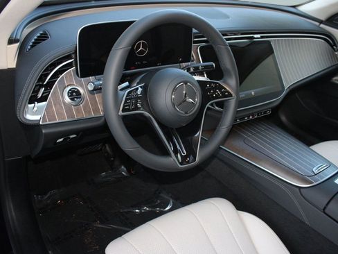 Used 2026 Mercedes-Benz E 350 4MATIC Sedan image 4