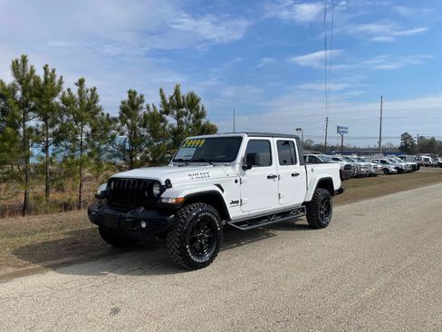 Used 2021 Jeep Gladiator Sport AWD/4WD image 1