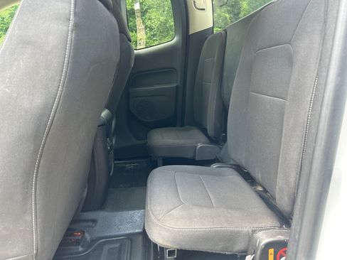 Used 2020 Chevrolet Colorado LT w/ Safety Package RWD image 17