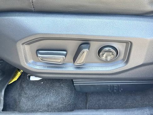 Used 2023 Toyota Tundra Limited AWD/4WD image 19