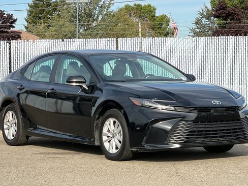 Used 2025 Toyota Camry LE FWD image 7